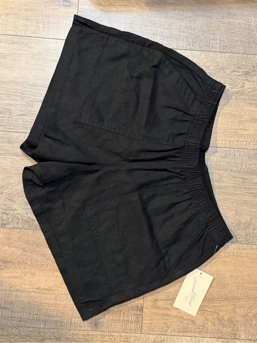 Universal Thread Black Elastic-Waist Pull-On Shorts with Front Pockets